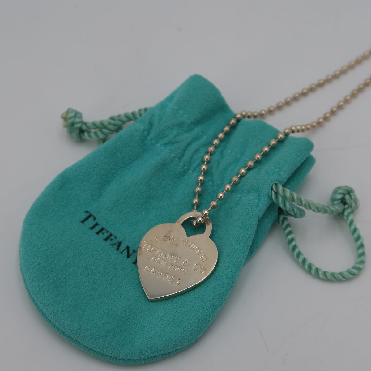Tiffany & Co collier long « Please return to Tiffany »