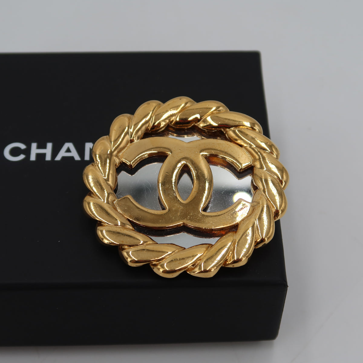 Broche Chanel miroir