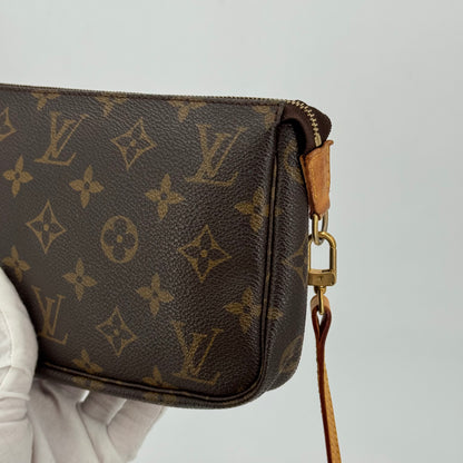 Louis Vuitton pochette accessoires