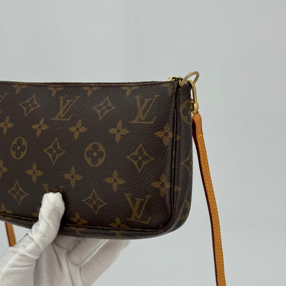 Louis Vuitton pochette accessoires