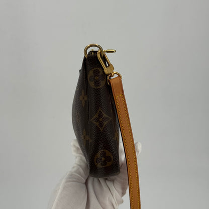 Louis Vuitton pochette accessoires