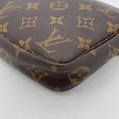 Louis Vuitton pochette accessoires