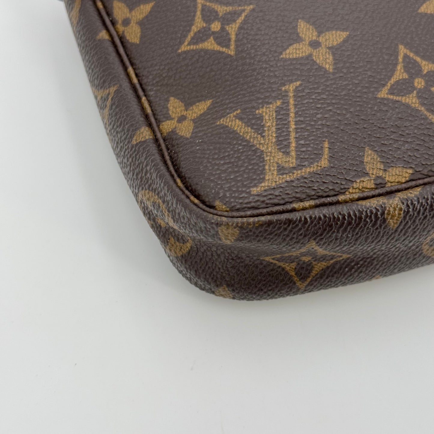 Louis Vuitton pochette accessoires