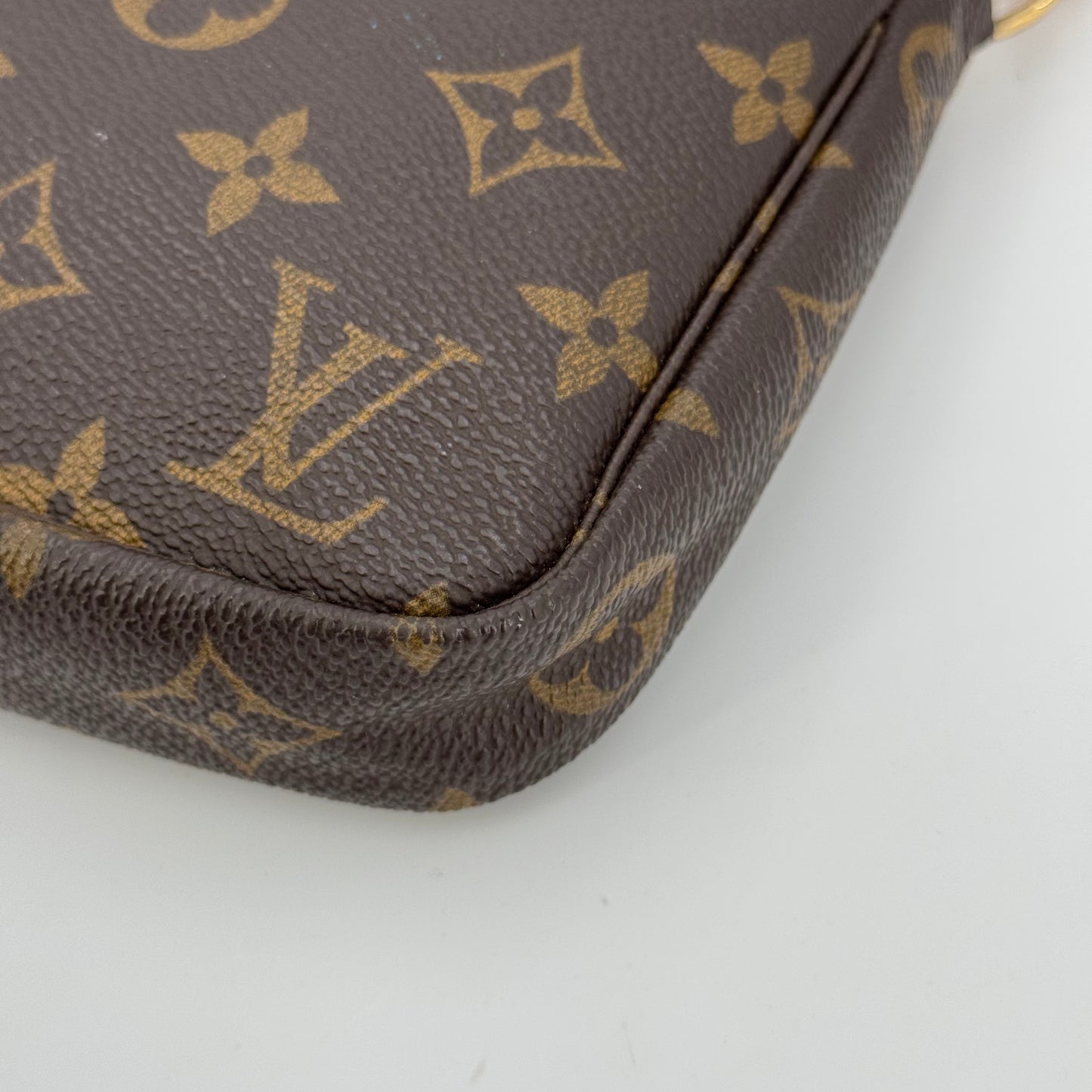 Louis Vuitton pochette accessoires