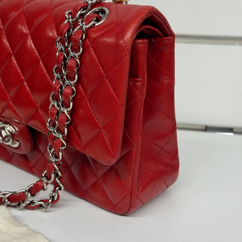 Chanel 11.12 rouge