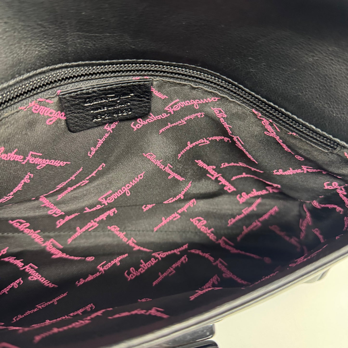 Ferragamo Baguette XL