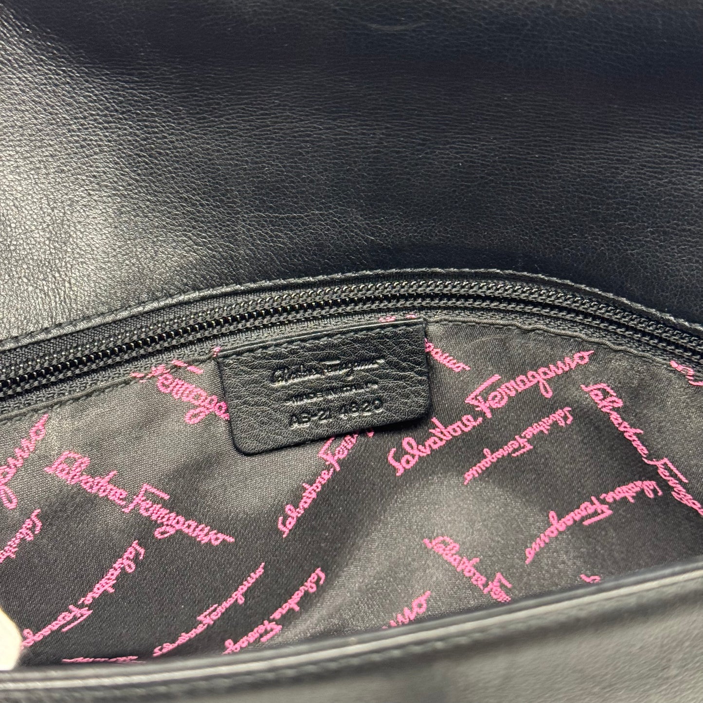 Ferragamo Baguette XL
