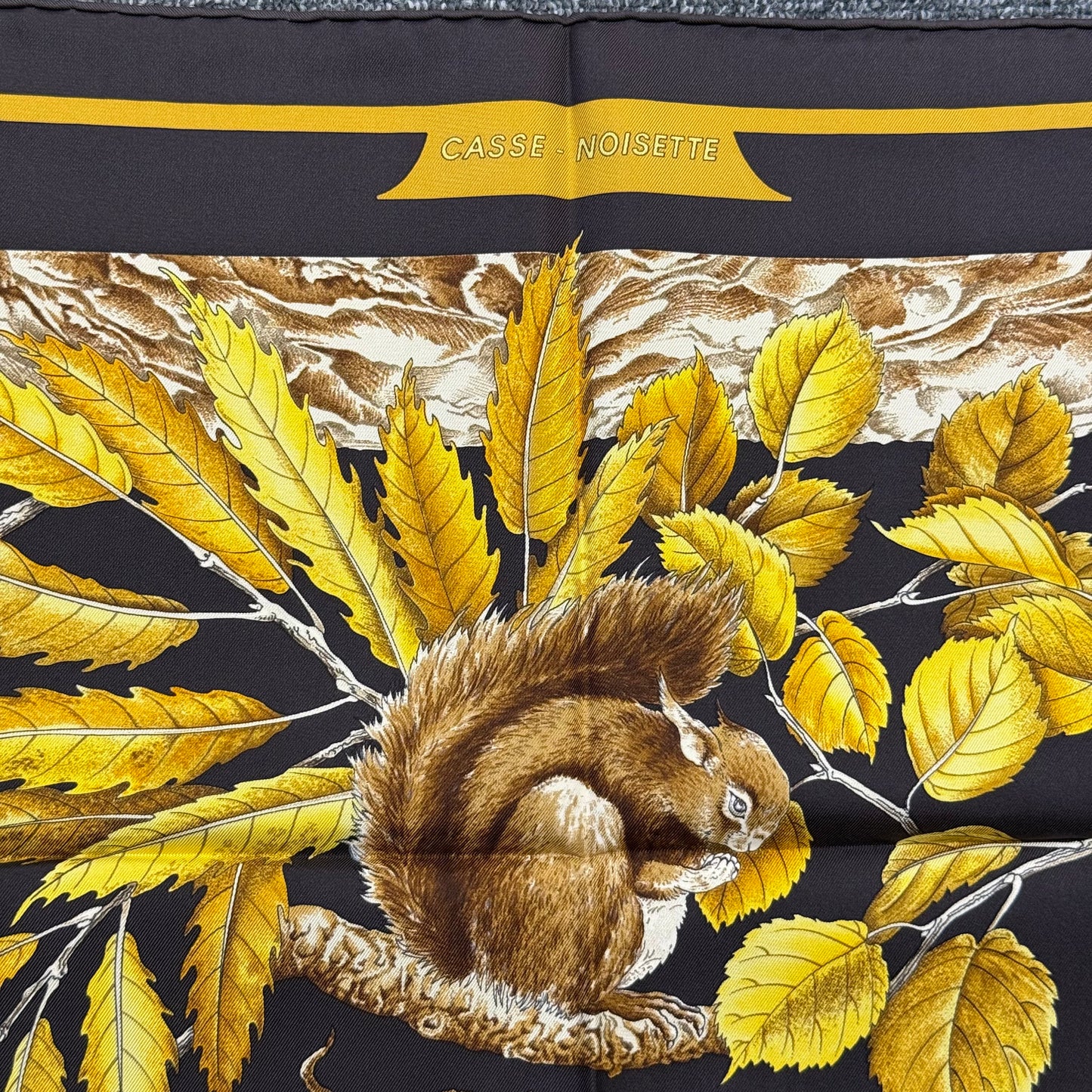 Hermès Carré « Casse-Noisette »