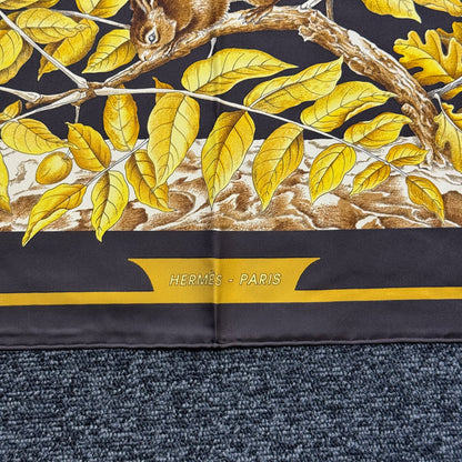 Hermès Carré « Casse-Noisette »