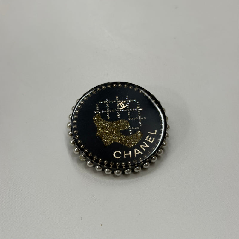 Chanel broche Coco