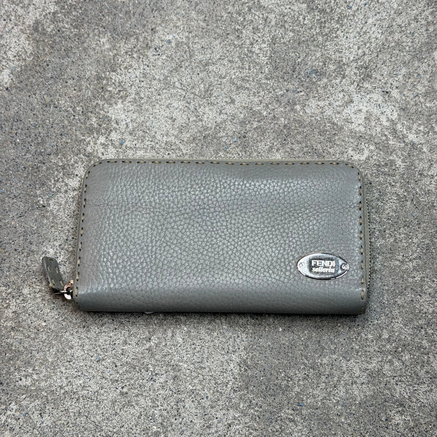 Fendi portefeuille zippé selleria
