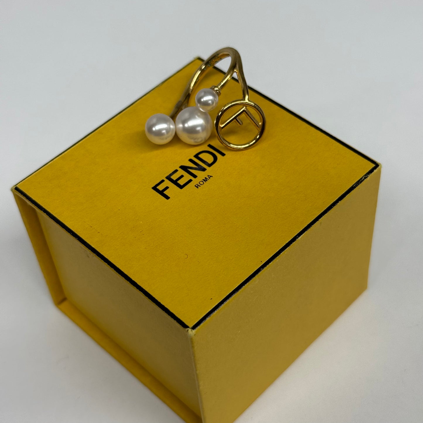 Fendi bague perles