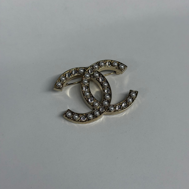 Chanel Broche