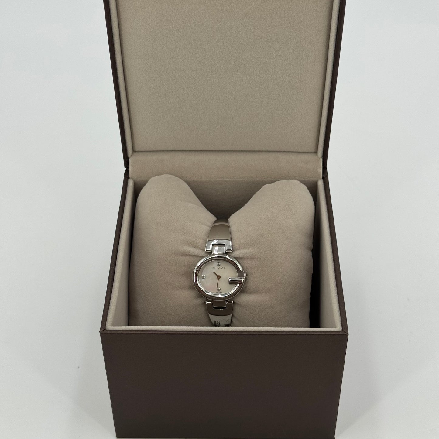 Gucci montre Guccissima