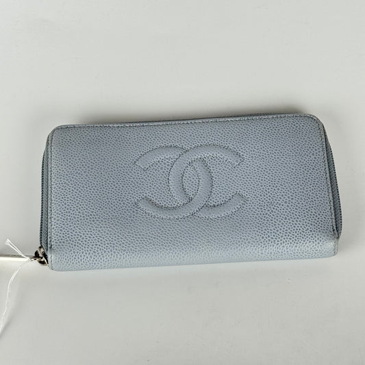 Chanel portefeuille bleu glacier