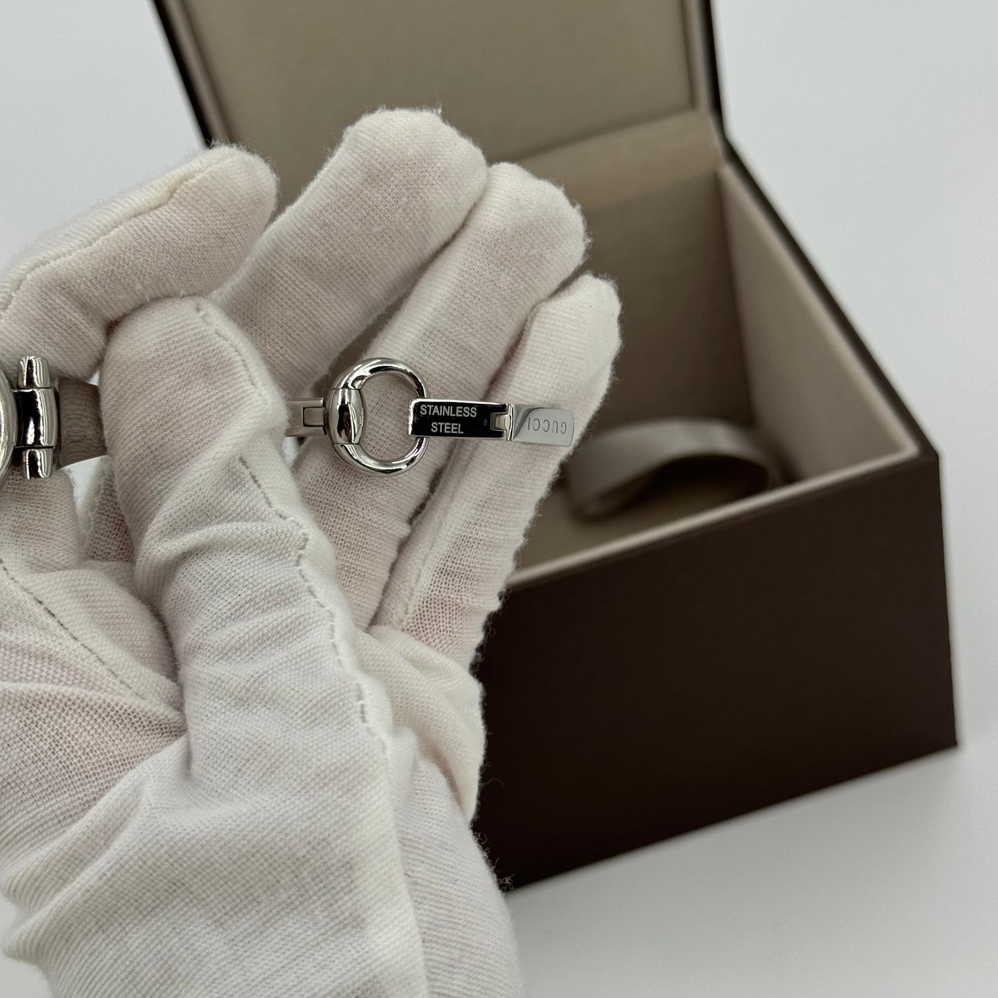 Gucci montre Guccissima