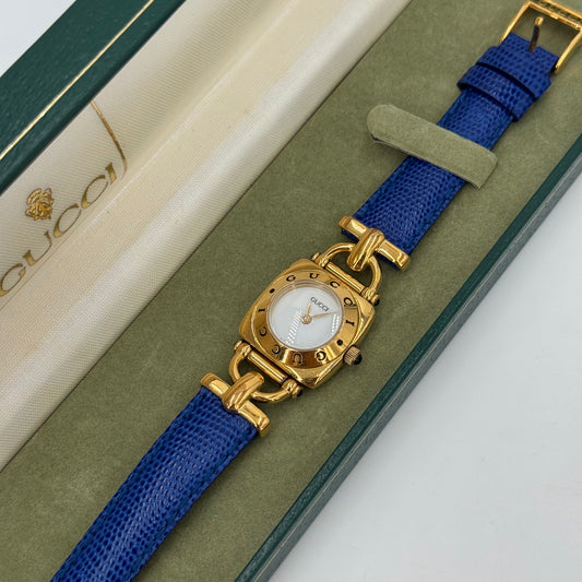 Gucci montre vintage bleue