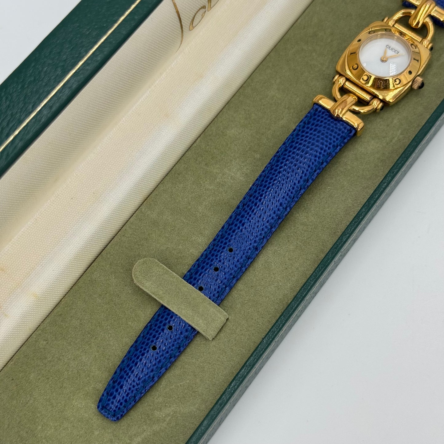 Gucci montre vintage bleue