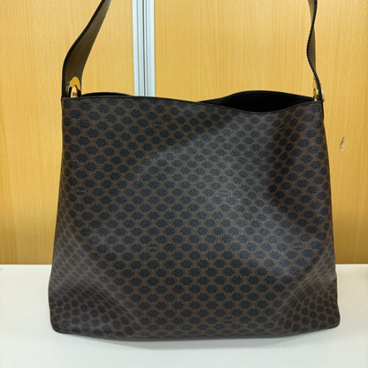 Celine Hobo