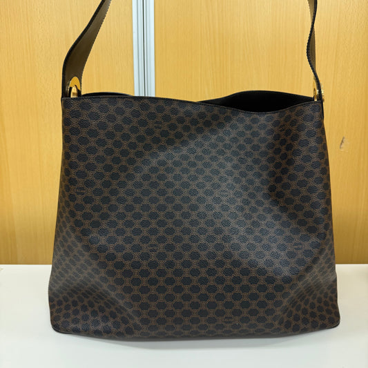 Celine Hobo