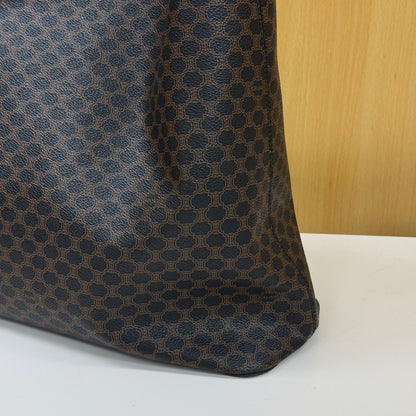 Celine Hobo