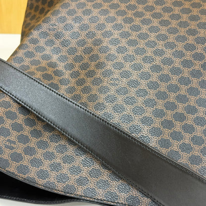 Celine Hobo