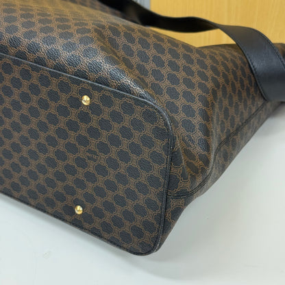 Celine Hobo