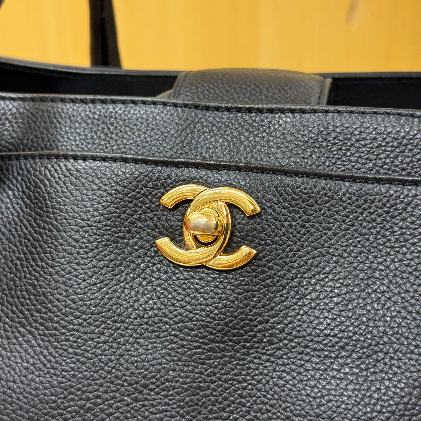 Chanel Shopping