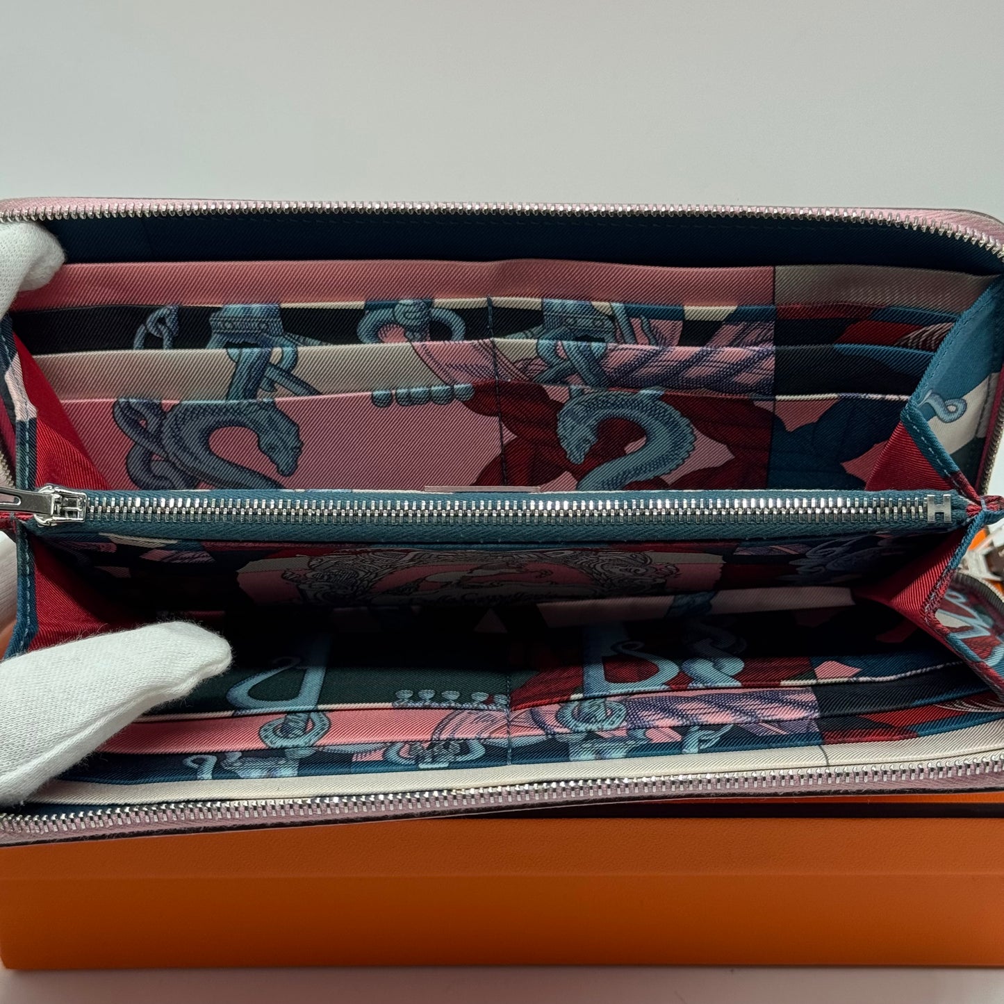 Hermès Silk’in Portefeuille