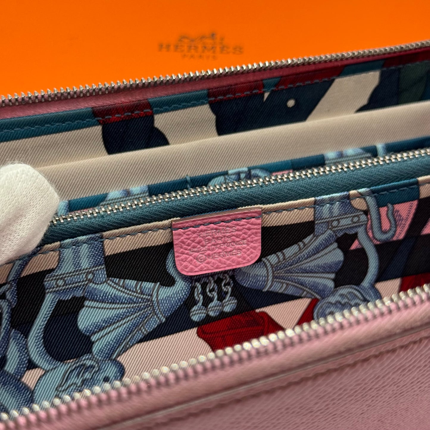 Hermès Silk’in Portefeuille