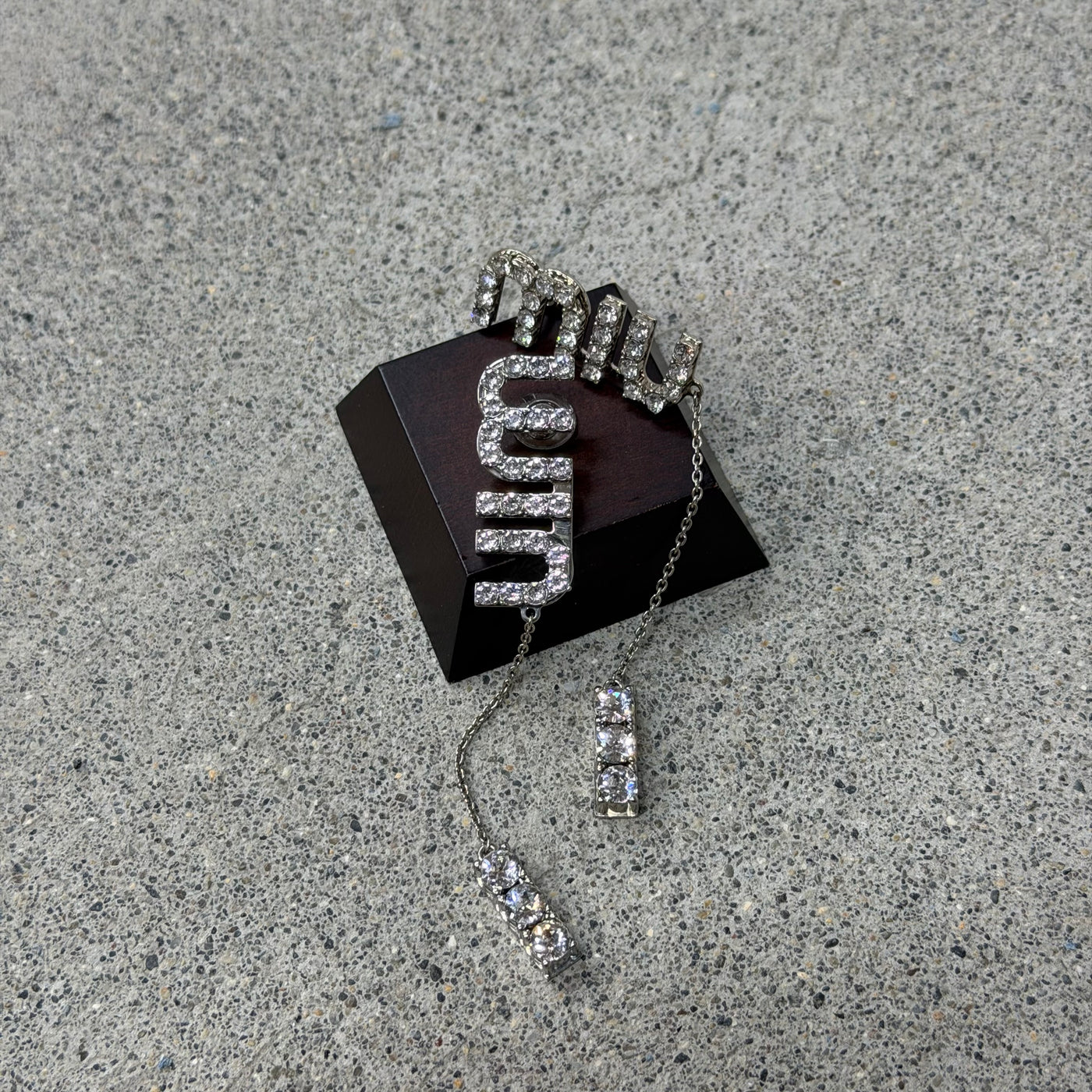 Miu Miu pendants d’oreilles