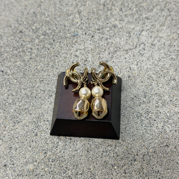 Chanel pendants d’oreilles