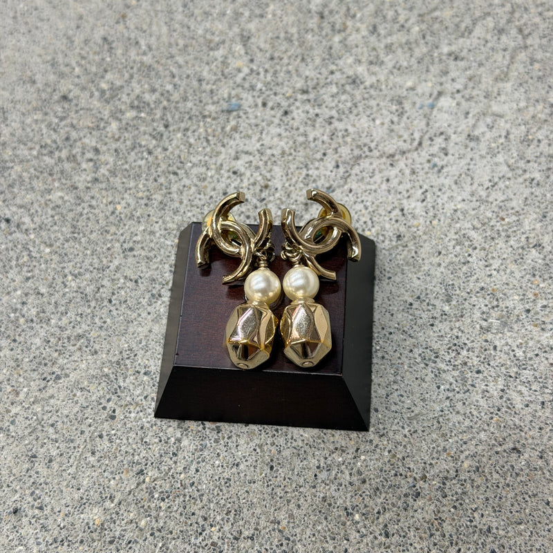 Chanel pendants d’oreilles