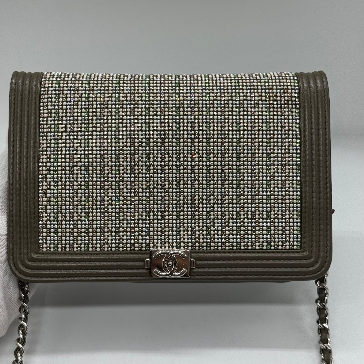 Chanel WOC kaki édition limitée