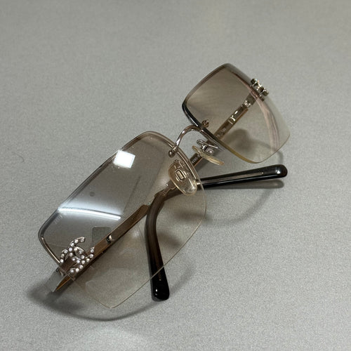 Chanel Lunettes de soleil grises