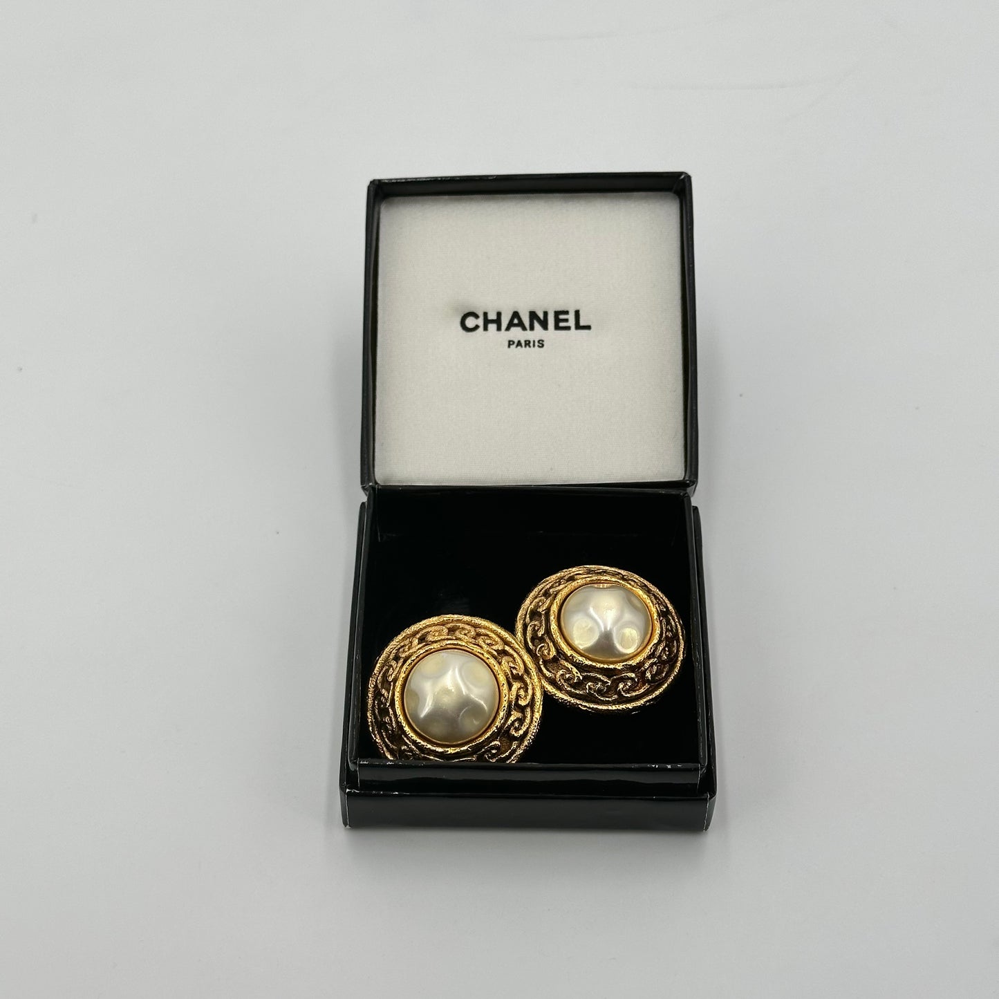 Chanel Clips
