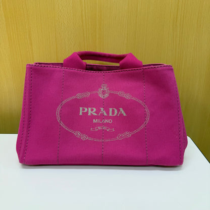 Prada Canapa