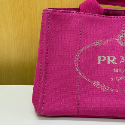 Prada Canapa