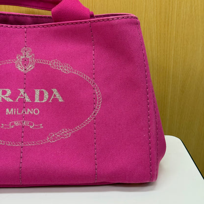 Prada Canapa