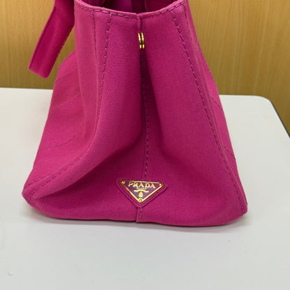Prada Canapa