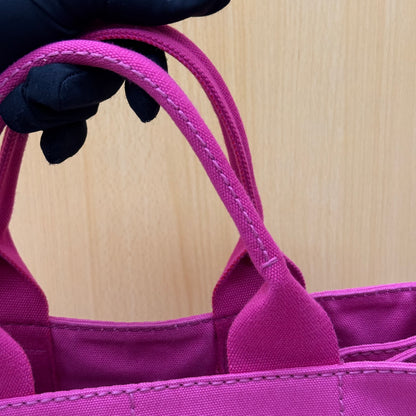 Prada Canapa