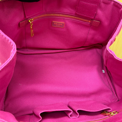 Prada Canapa