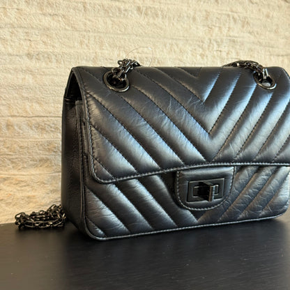 Chanel 2.55 Chevron