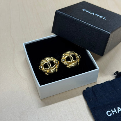 Chanel Clips CC ajouré