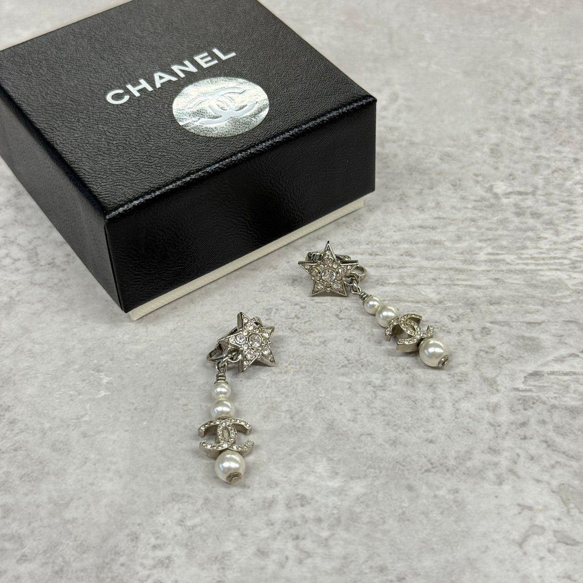 Chanel pendants d’oreilles