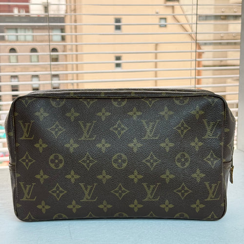 Louis Vuitton Trousse de toilette 28