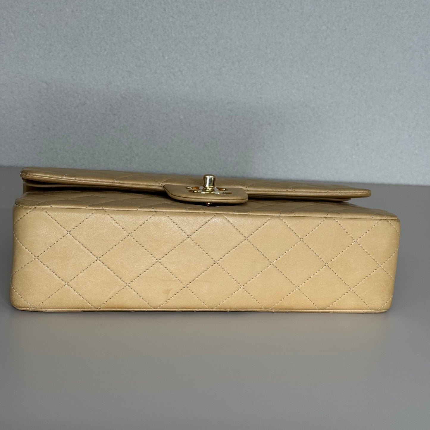 Chanel Classique A01112 - Beige