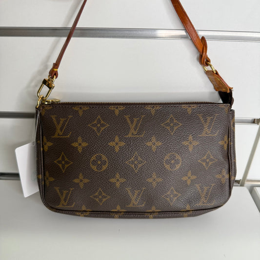 Louis Vuitton Pochette Accessoires VI0040