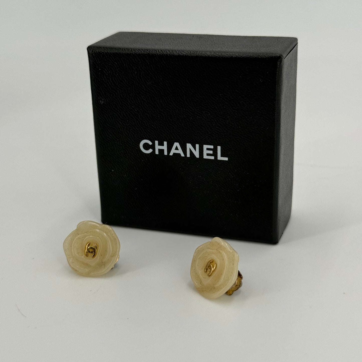 Chanel Clips Camélia