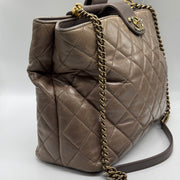 Chanel Shopping
